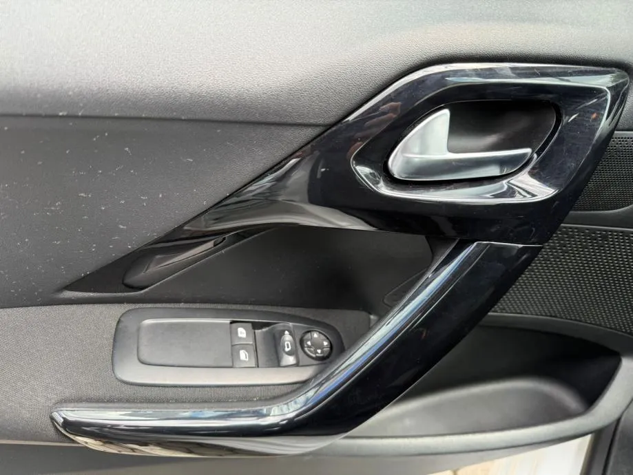 peugeot 208 1,5 bluehdi, navi, klima, tempomat, 4x garancija!!! - slika 18