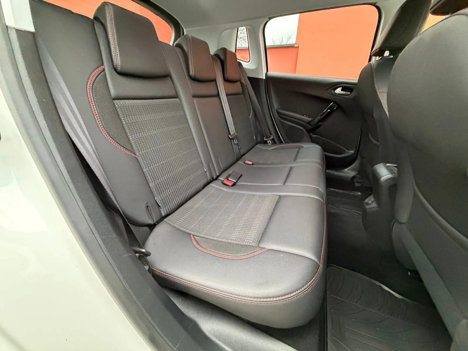 peugeot 2008 1.2 puretech •2018.g.•gt line•kamera•leasingbezučešća - slika 19
