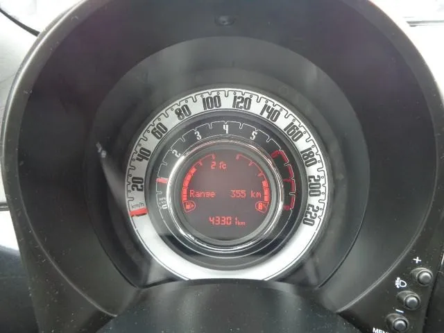 fiat 500 1,0 mh club/klima/tempo/7xab/dab radio/applay/mfu/reg 07/26 - slika 9