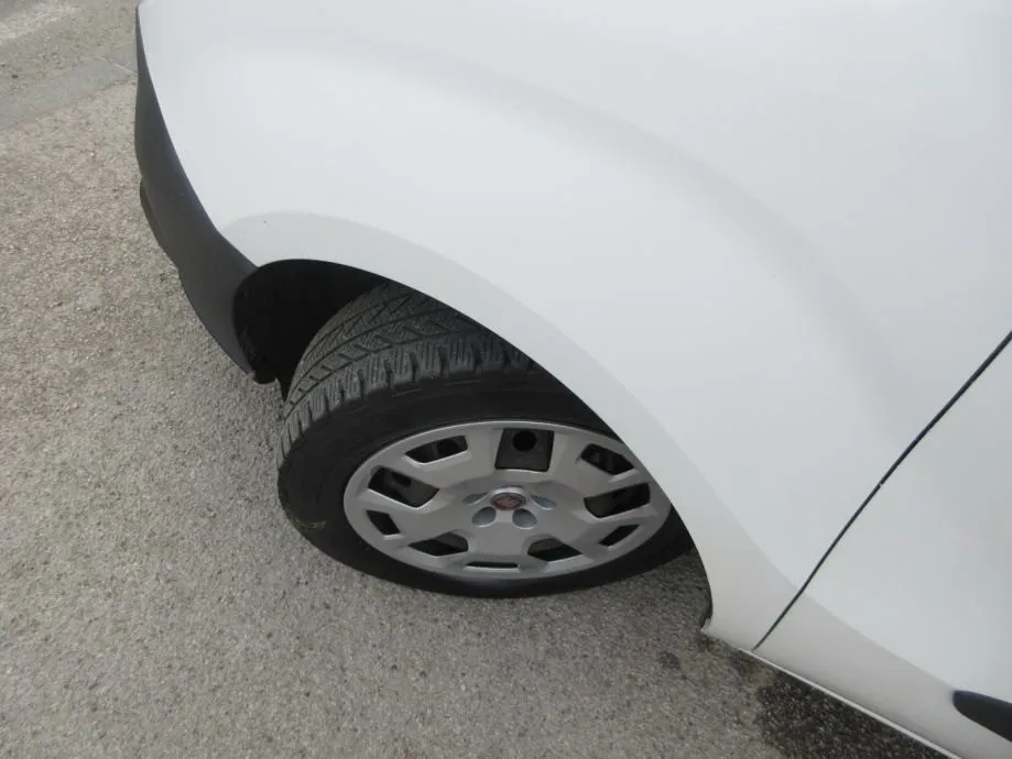 fiat doblo maxi furgon 1,6 mjtd,120ks,professional,kuka,klima,ele.pake - slika 16