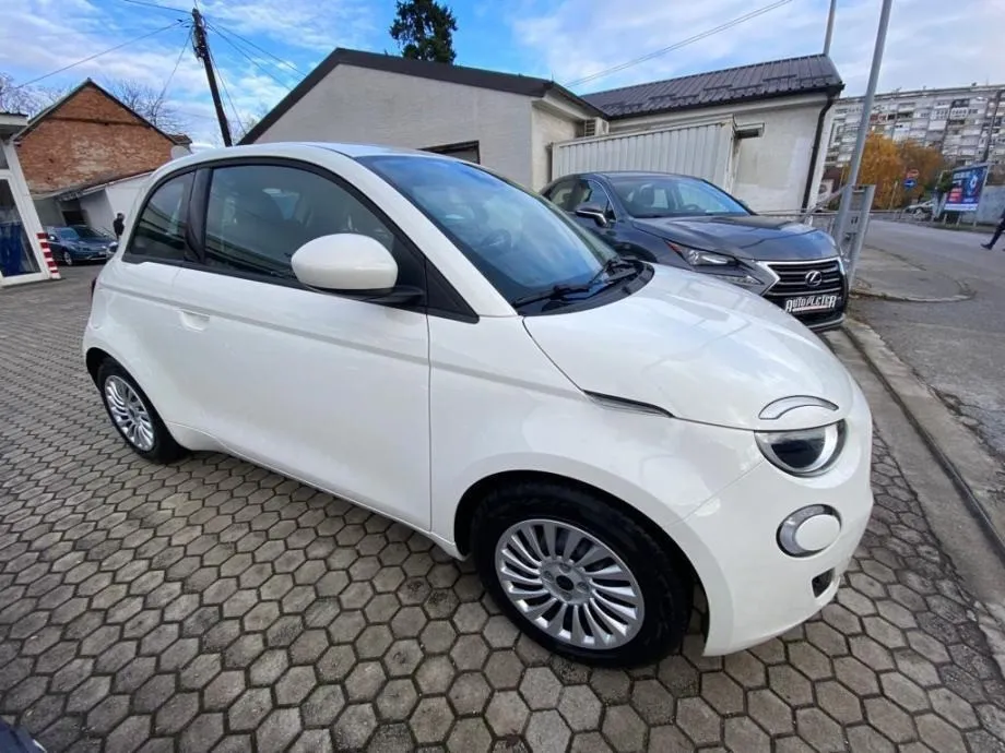 fiat500e - registracija 1 god. - isporuka na adresu - slika 4