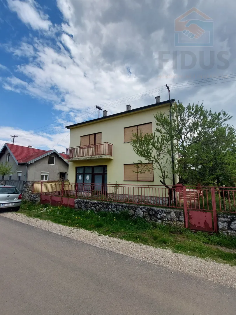 obiteljska kuća s poslovnim prostorom - mirkovci - slika 2