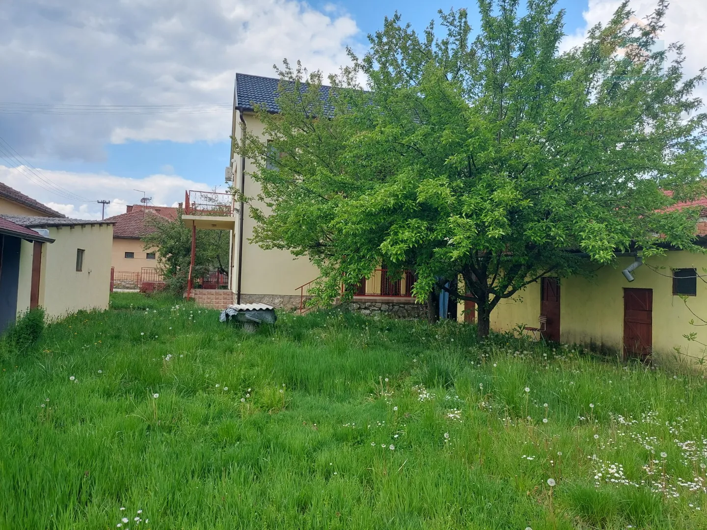 obiteljska kuća s poslovnim prostorom - mirkovci - slika 6