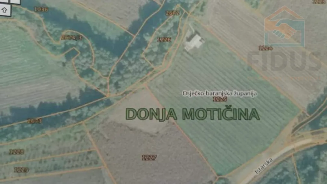 vikendica s plantažom aronije - slika 6