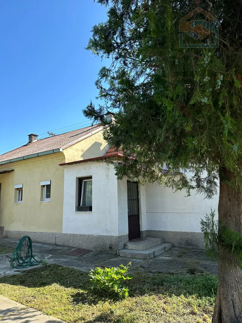 Kuća u Dardi s prostranim dvorištem + pomoćna zgrada - Darda