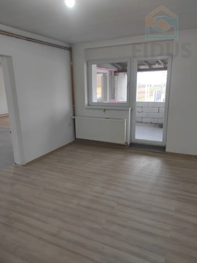trosoban stan - livana - slika 10