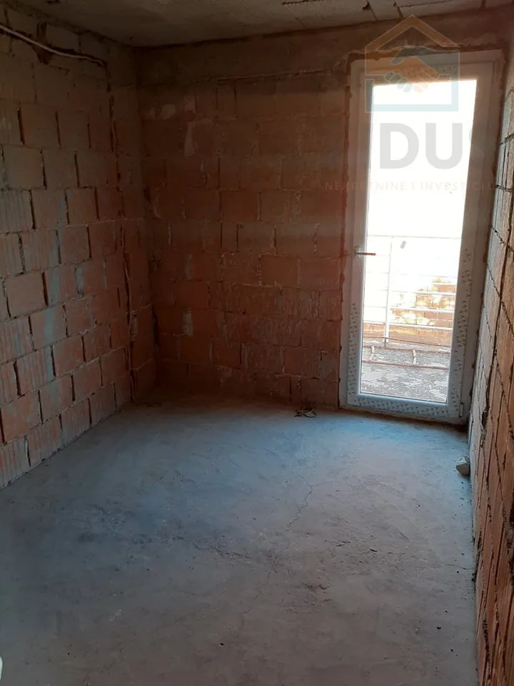 kuća za adaptaciju na prekrasnom otoku kaprije - slika 4