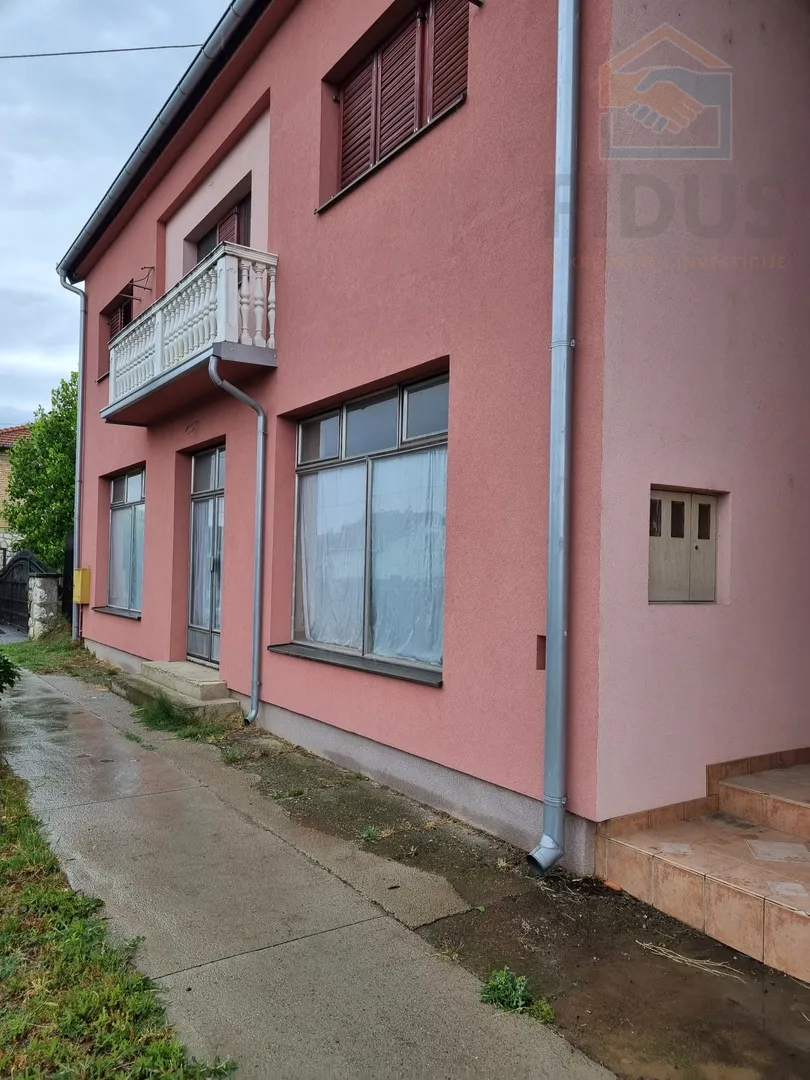 Poslovno stambena zgrada - Uglješ - Novi Čeminac, Čeminac