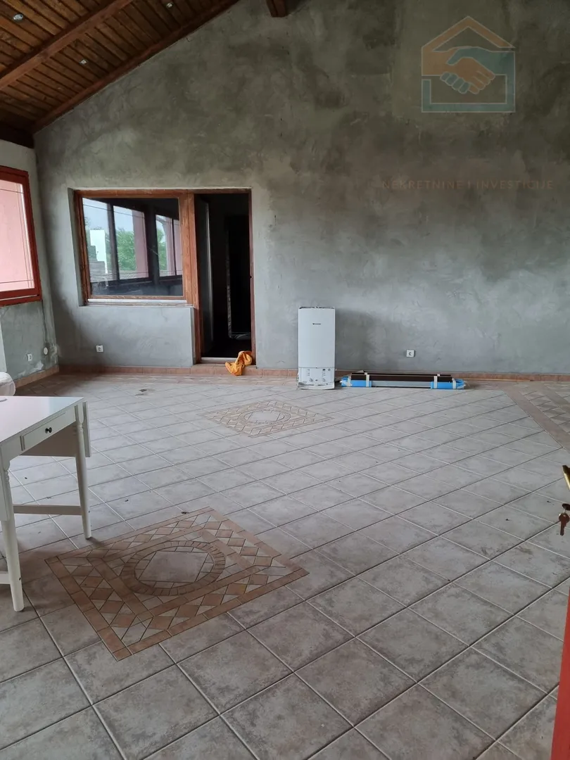 poslovno stambena zgrada - uglješ - slika 14