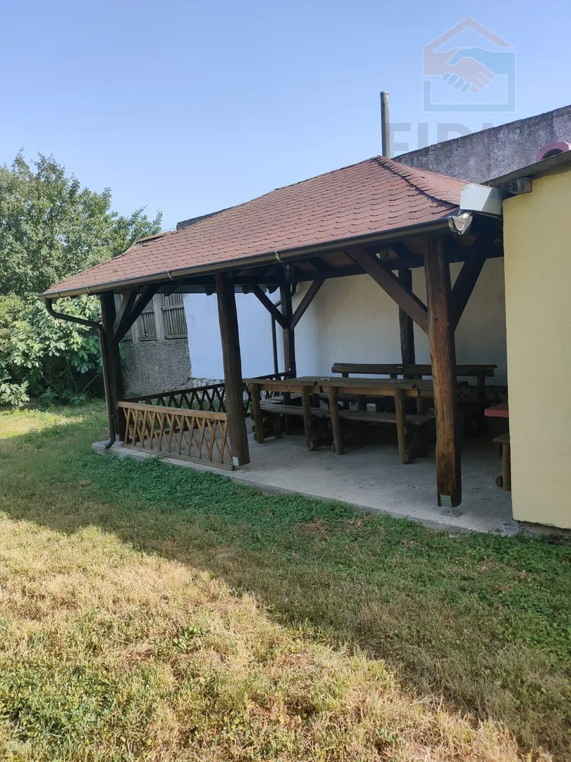 obiteljska kuća s poslovnim prostorom - mirkovci - slika 7