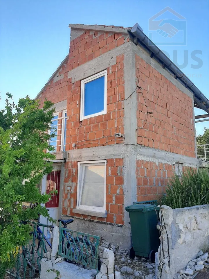 Kuća za adaptaciju na prekrasnom otoku Kaprije - Kaprije, Šibenik