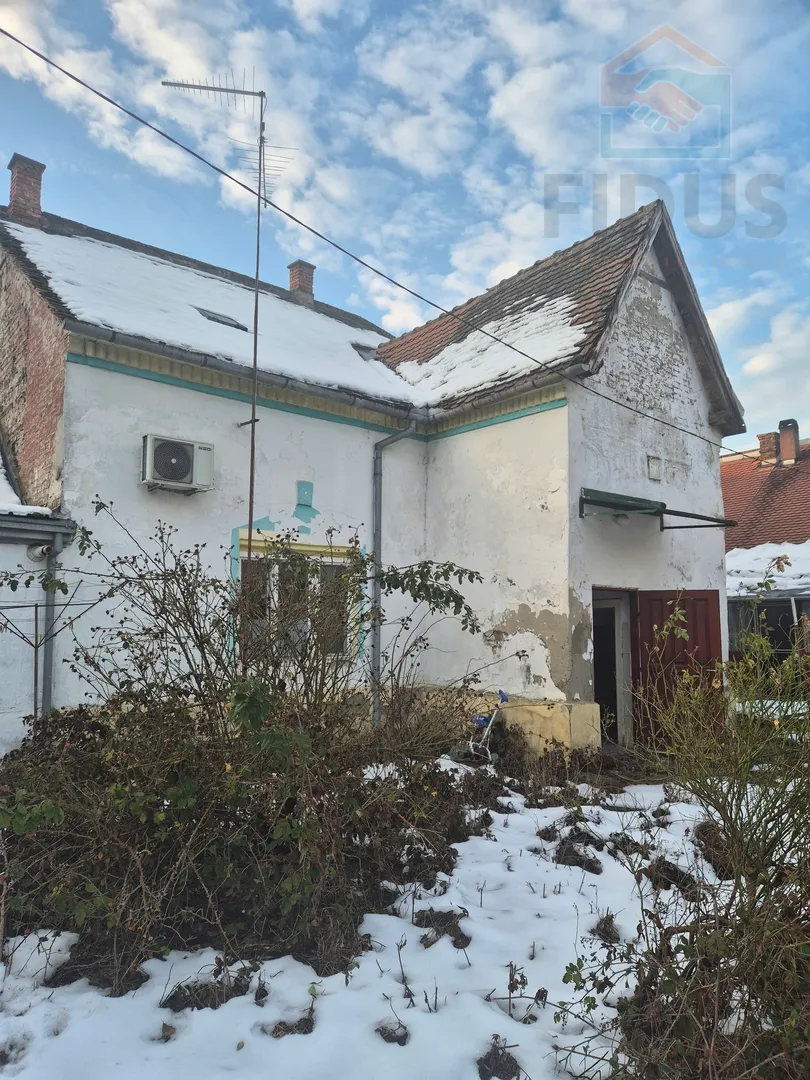 Dvorišni stan - Donji grad - Bijelo Brdo, Erdut