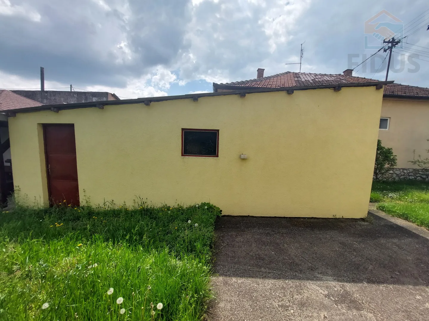 obiteljska kuća s poslovnim prostorom - mirkovci - slika 9