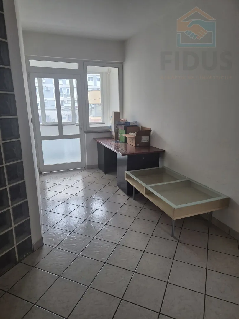najam stana/poslovnog prostora - 200 m2, centar grada osijeka - slika 12