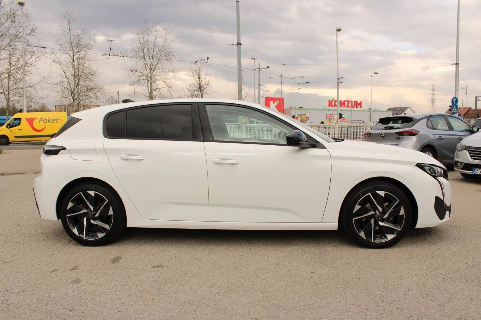 peugeot 308 1.2 puretech allure automatik *led, navigacija, kamera* - slika 4