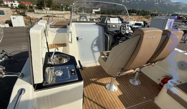 quicksilver activ 755 sundeck - u odličnom stanju, pažljivo održavan - slika 11