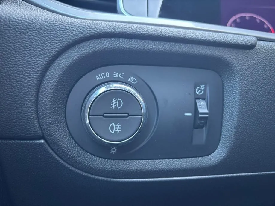 opel grandland design&tech aut 1.2 s/s, 96kw - 7 godina garancije! - slika 16