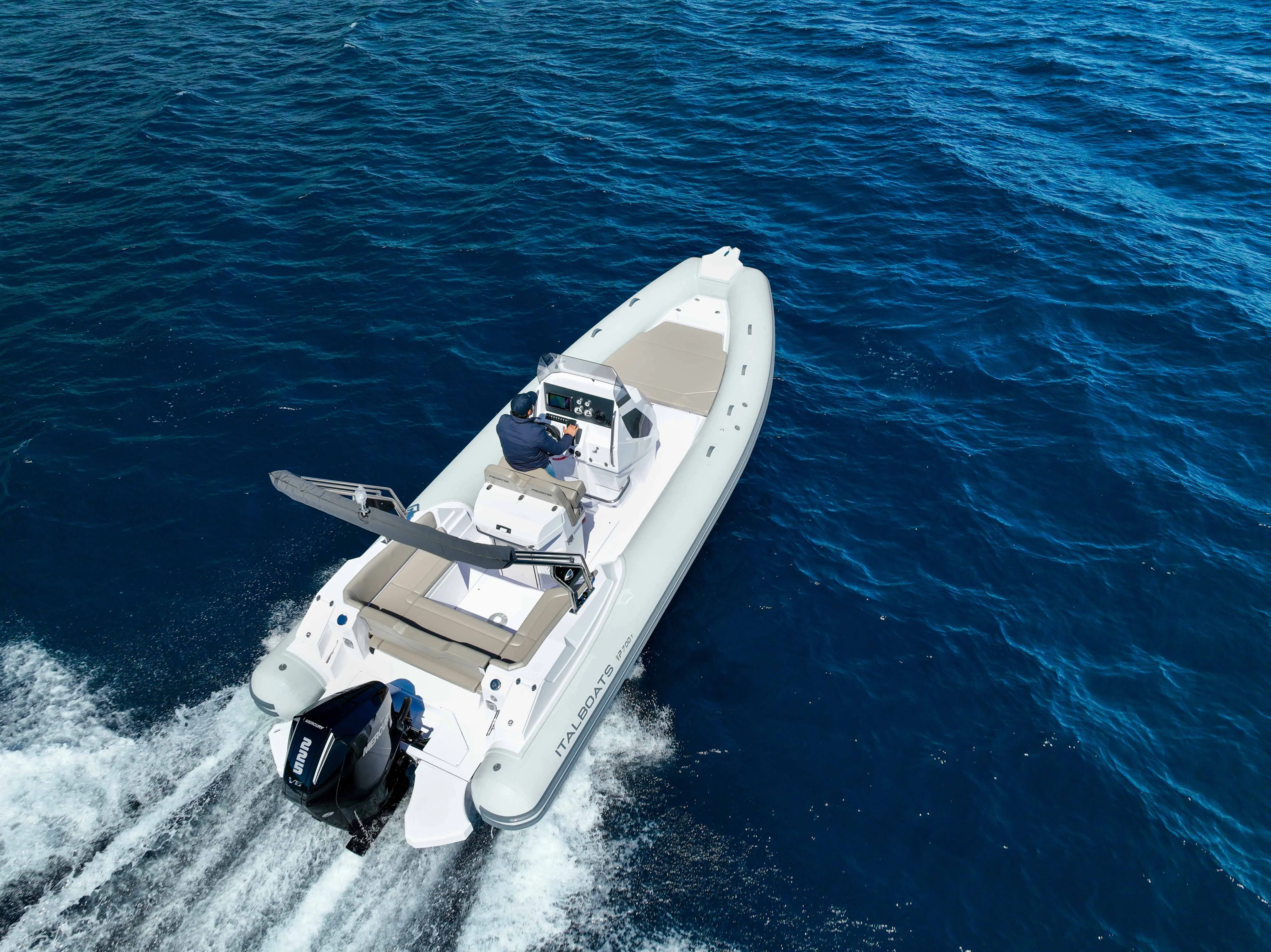 najam broda - italboats predator 700t - 250 ks (2025.) - slika 5