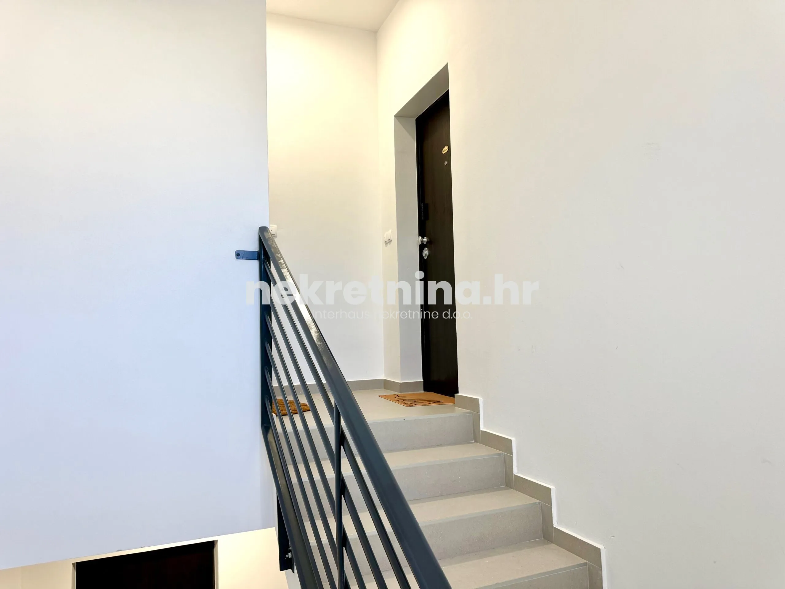 prodaja - trosobni stan - gornja dubrava - oporovec - 87m2 - slika 27