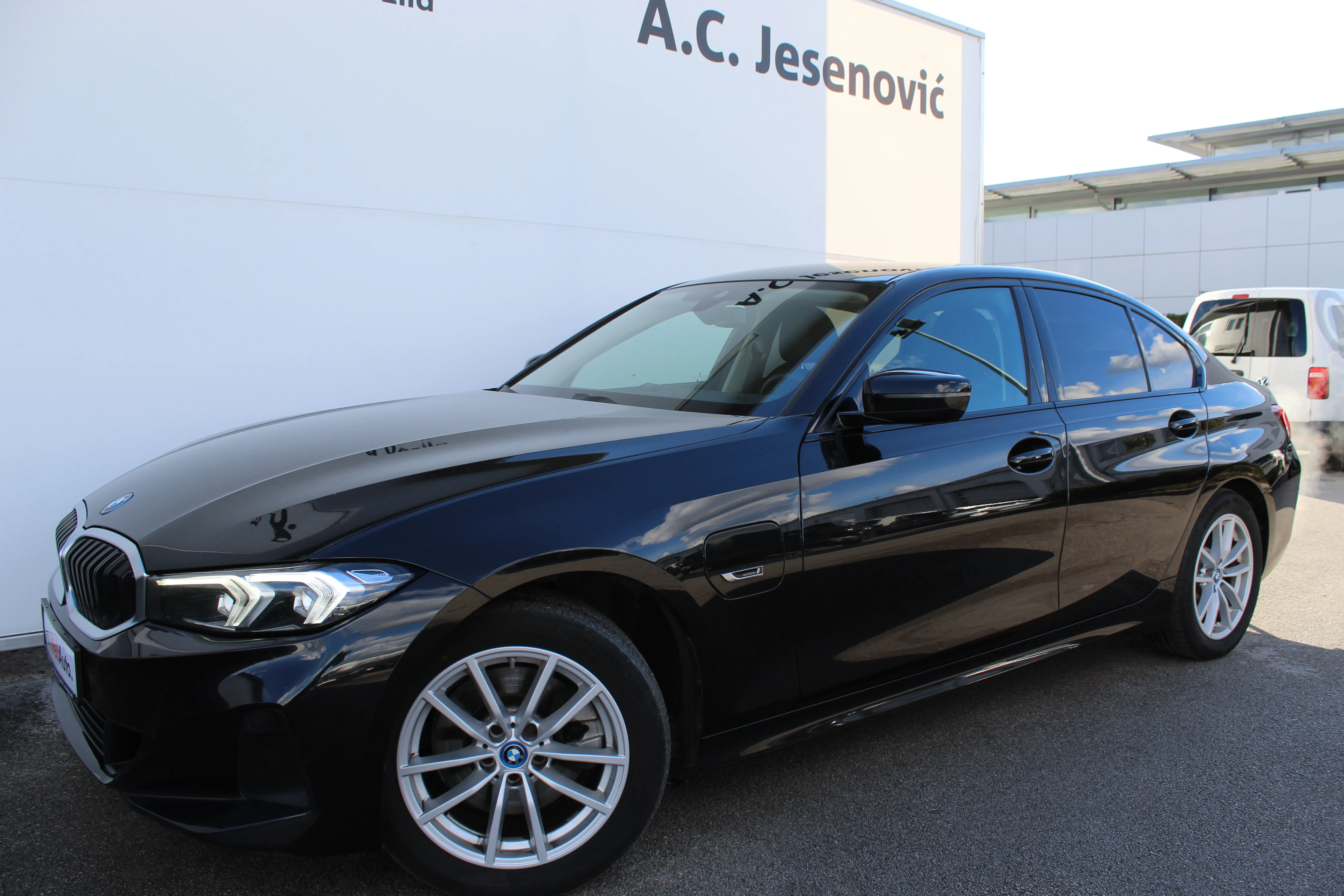 13082 bmw 320e aut. - slika 6