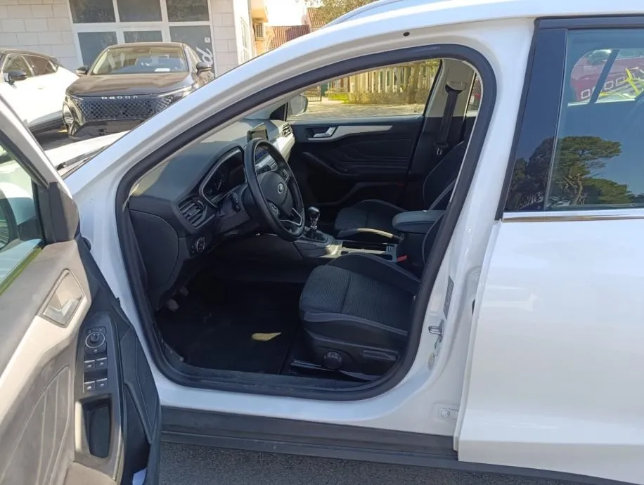 ford focus 1,5 ecoblue - slika 10