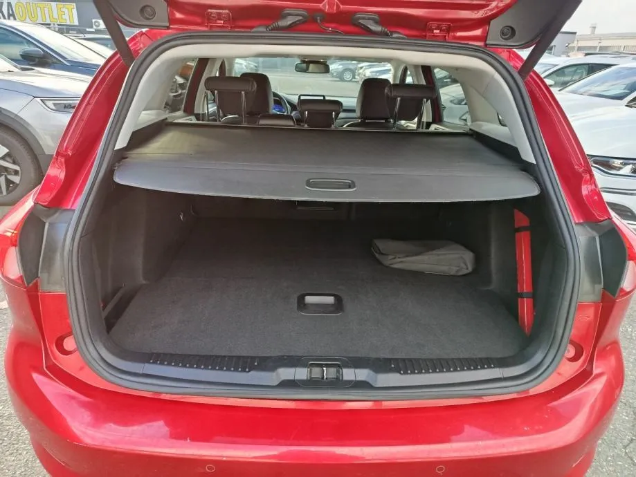 ford focus karavan 1,5 ecoblue vignale. fulll. jamstvo. leasing - slika 9