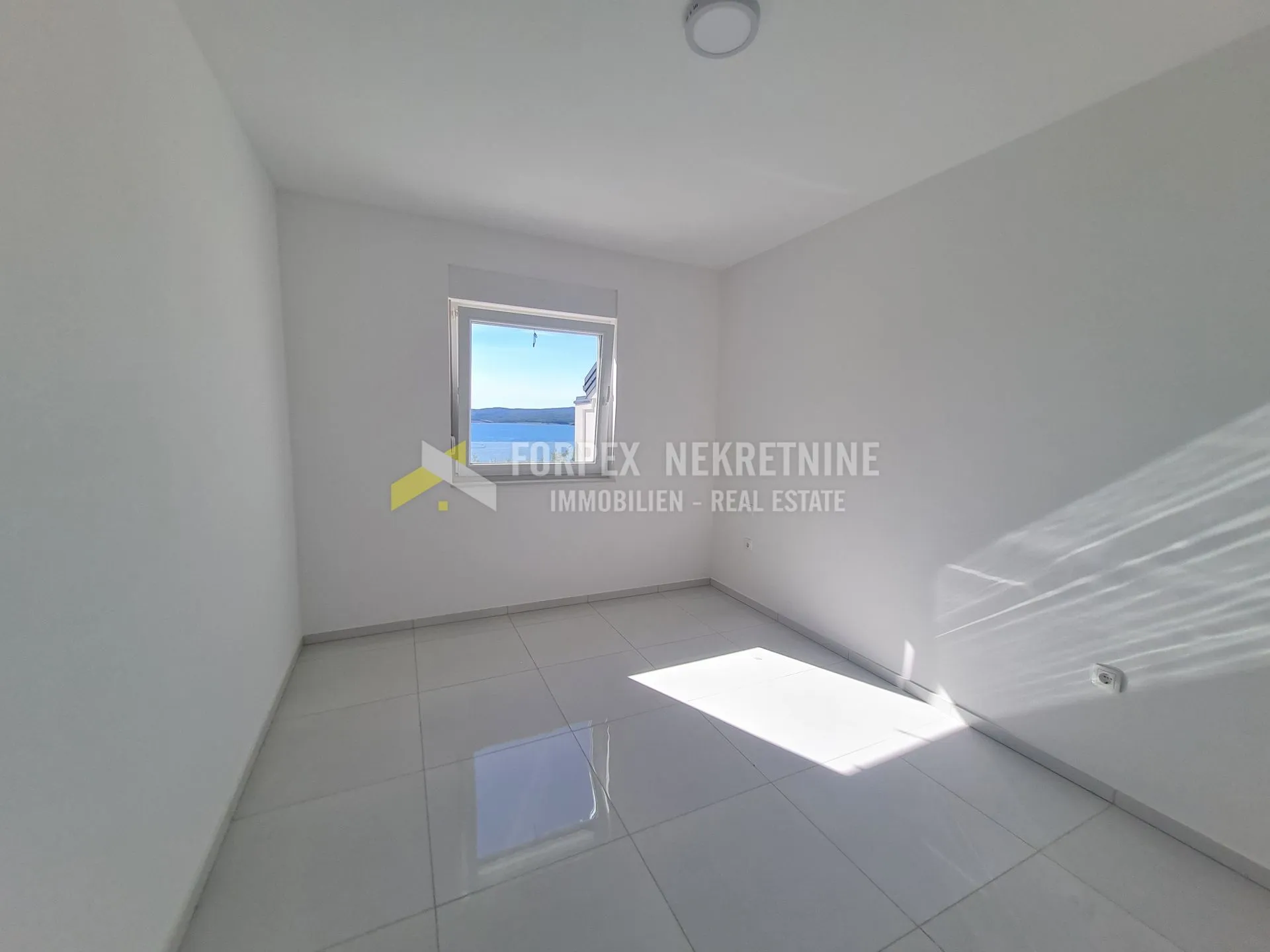 crikvenica- stan 58 m2 sa otvorenim pogledom na more - slika 6
