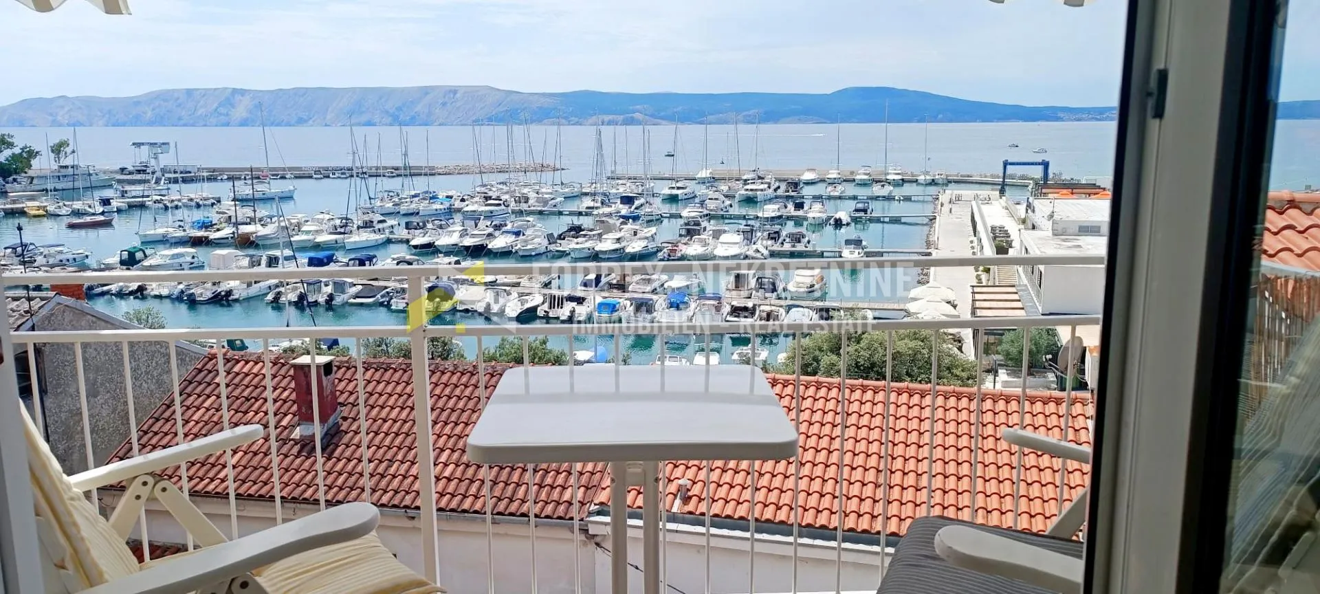 novi vinodolski-stan u centru grada sa pogledom na marinu - slika 10