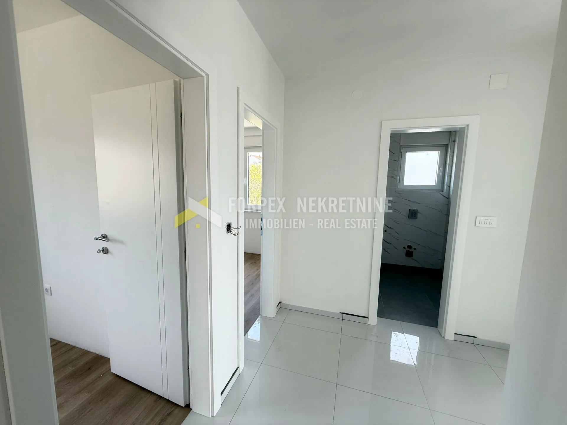 NOVI VINODOLSKI-STAN 66 m2 SA DVIJE SPAVAĆE SOBE