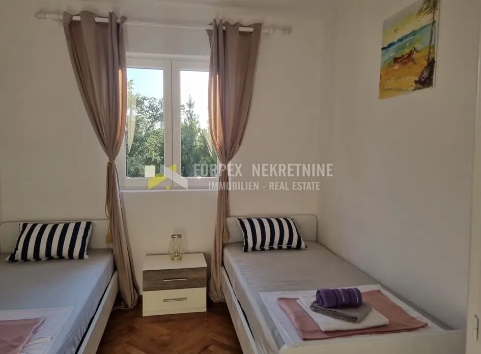 novi vinodolski, stan 2s+db, 150m od mora - slika 16