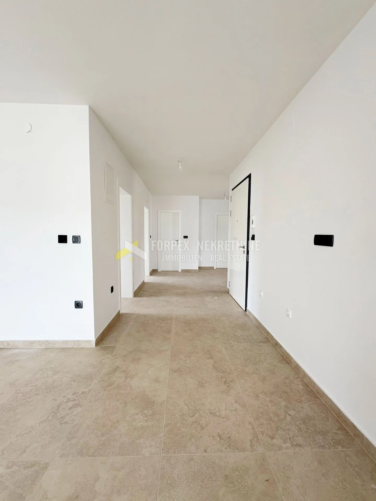 NOVI VINODOLSKI-STAN 90 m2 U NOVOGRADNJI 400 METARA OD MORA