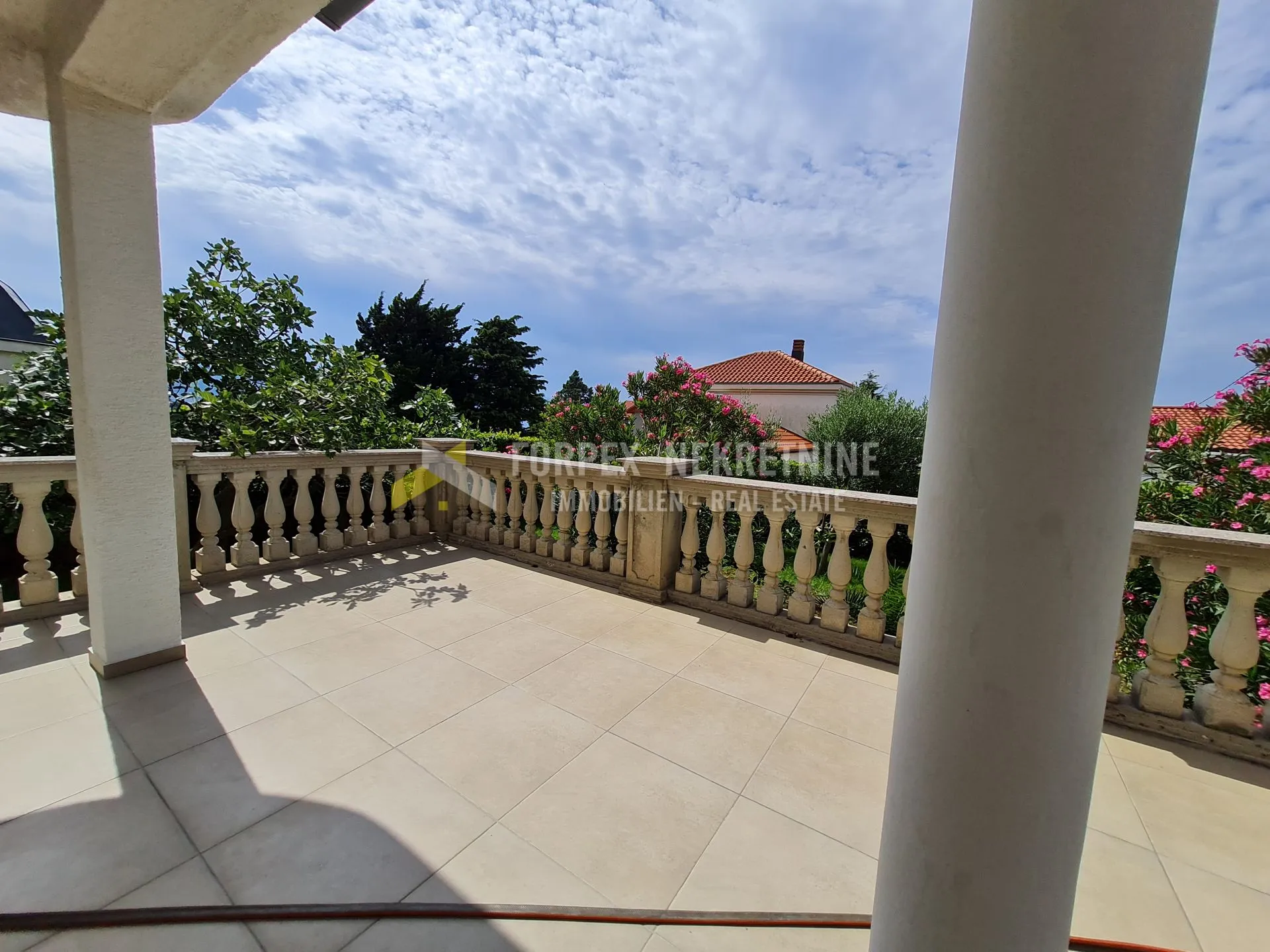 novi vinodolski-stan 70m2 sa okućnicom - slika 3