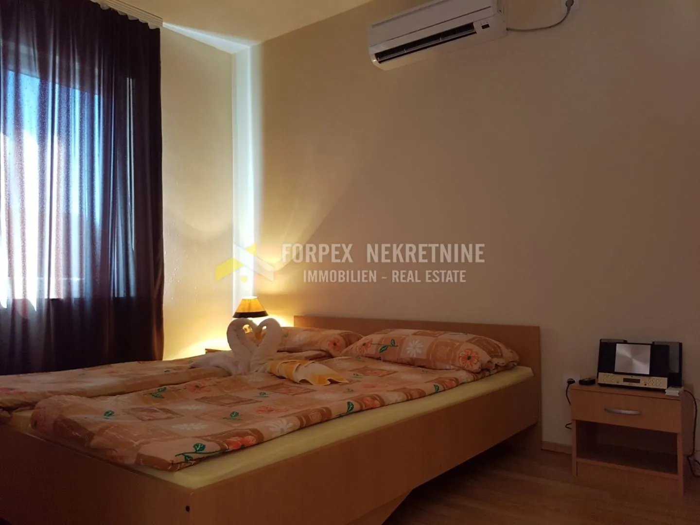 novi vinodolski kuća sa 5 apartmana i okućnicom - slika 5
