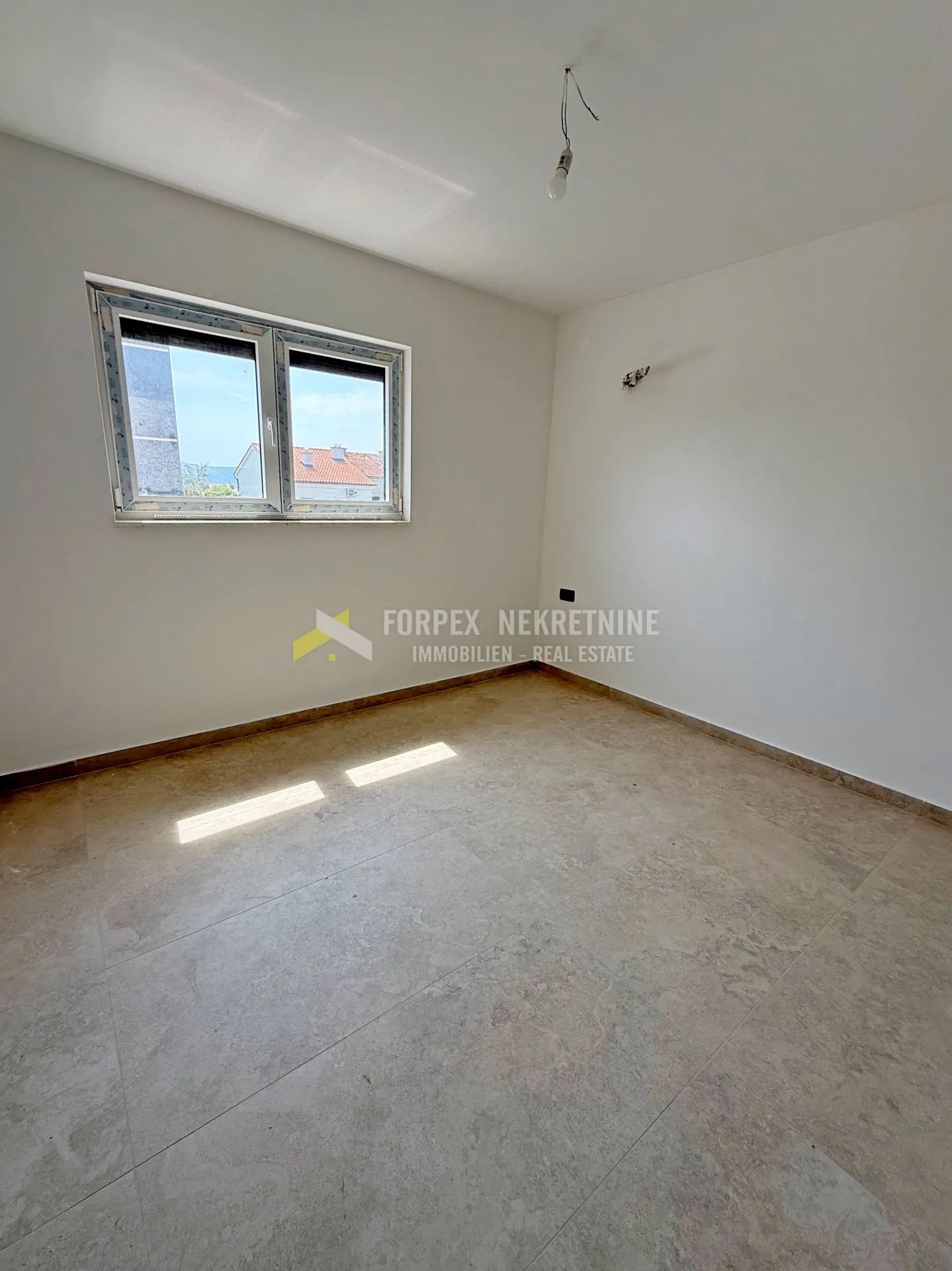 novi vinodolski- stan u novogradnji 90 m2 - slika 2