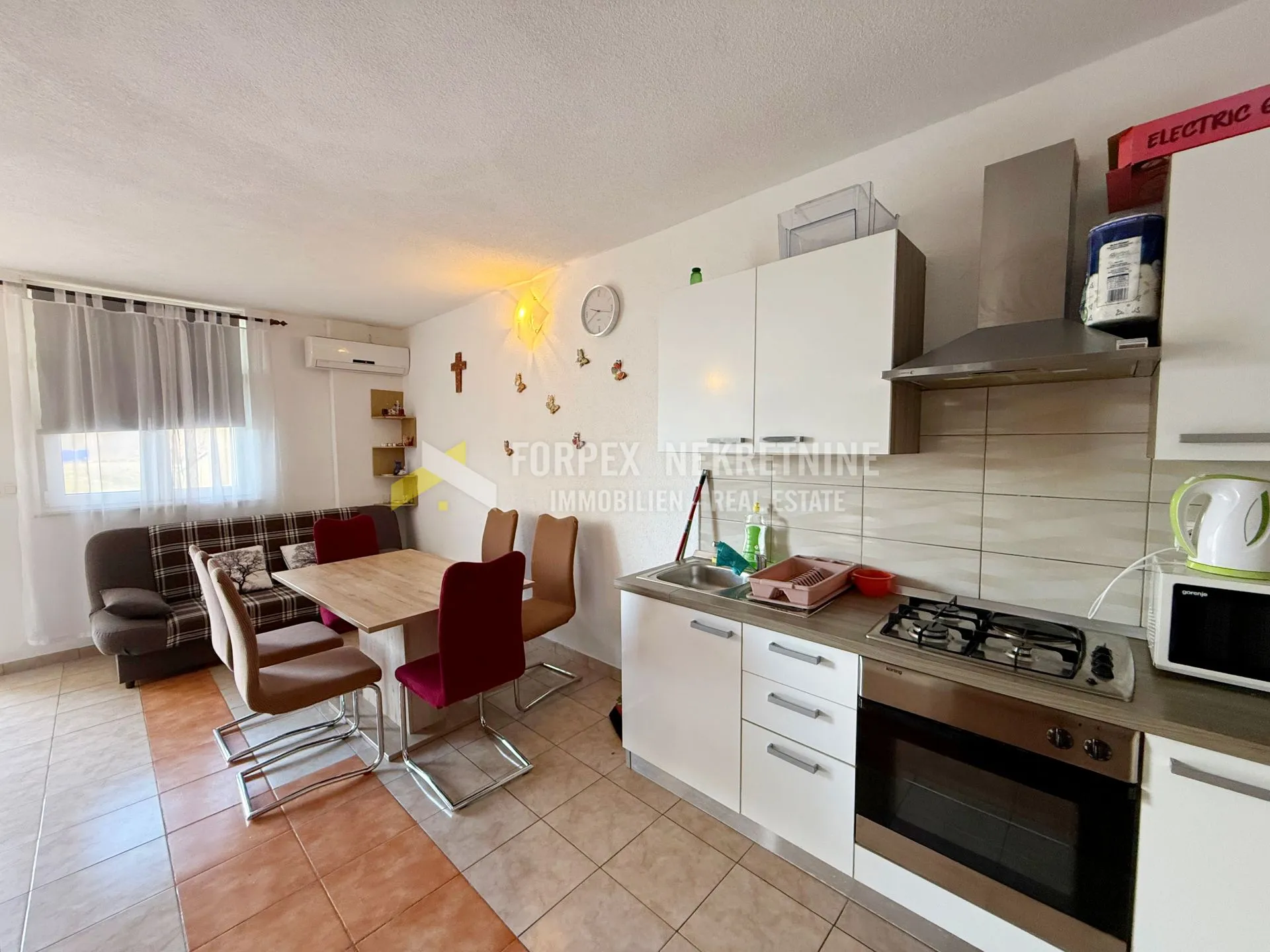 NOVI VINODOLSKI-STAN 47 m2 SA DVIJE SPAVAĆE SOBE