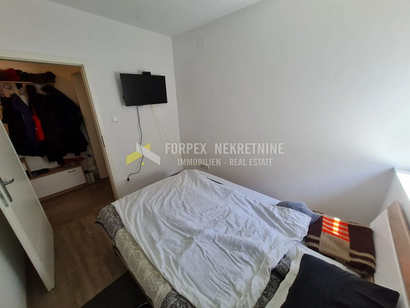 novi vinodolski stan sa 2s+db, sa okućnicom 170 m2 - slika 14