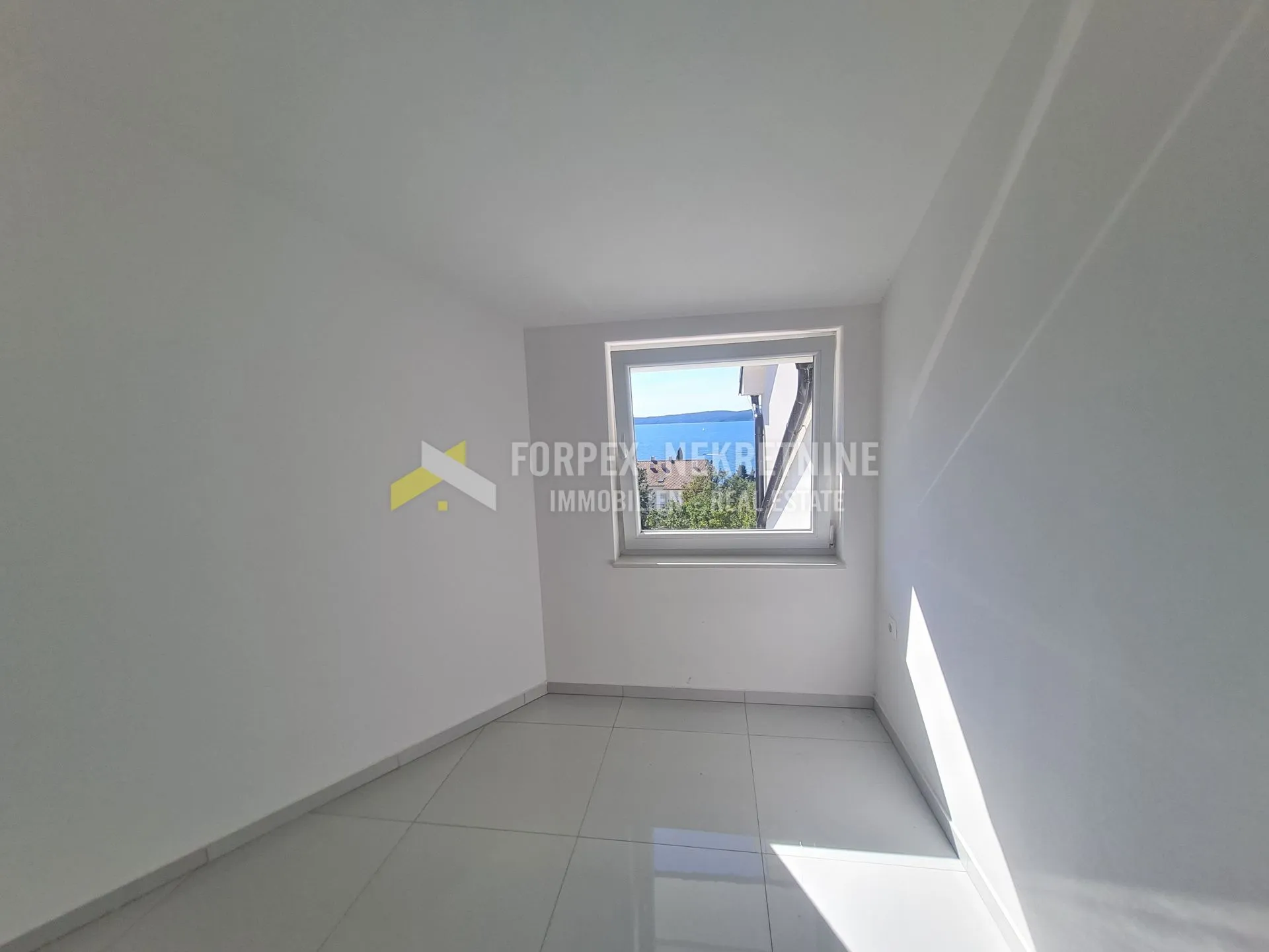 crikvenica-stan 54 m2 sa pogledom na more - slika 2