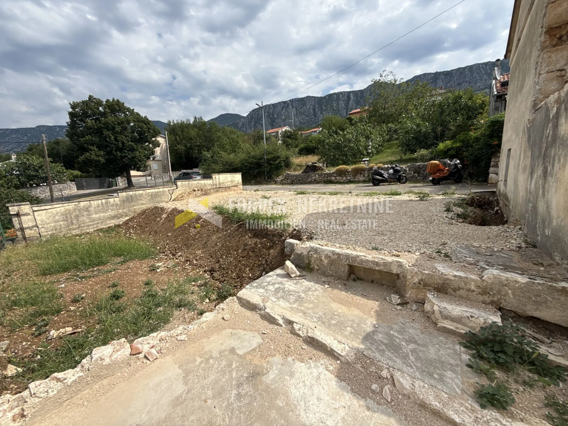 crikvenica -grižane-kuća sa okućnicom za adaptaciju - slika 6