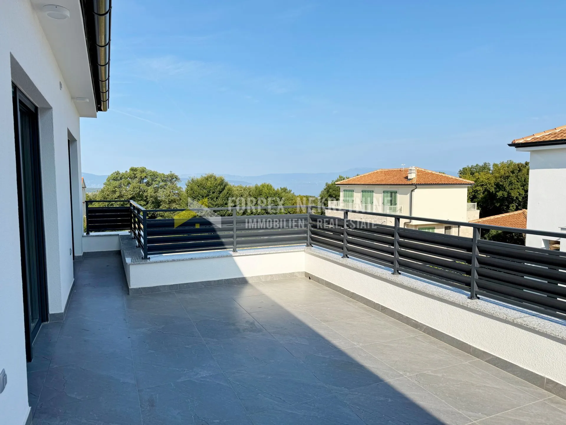 malinska - kuća sa bazenom i okućnicom (novogradnja) - slika 17