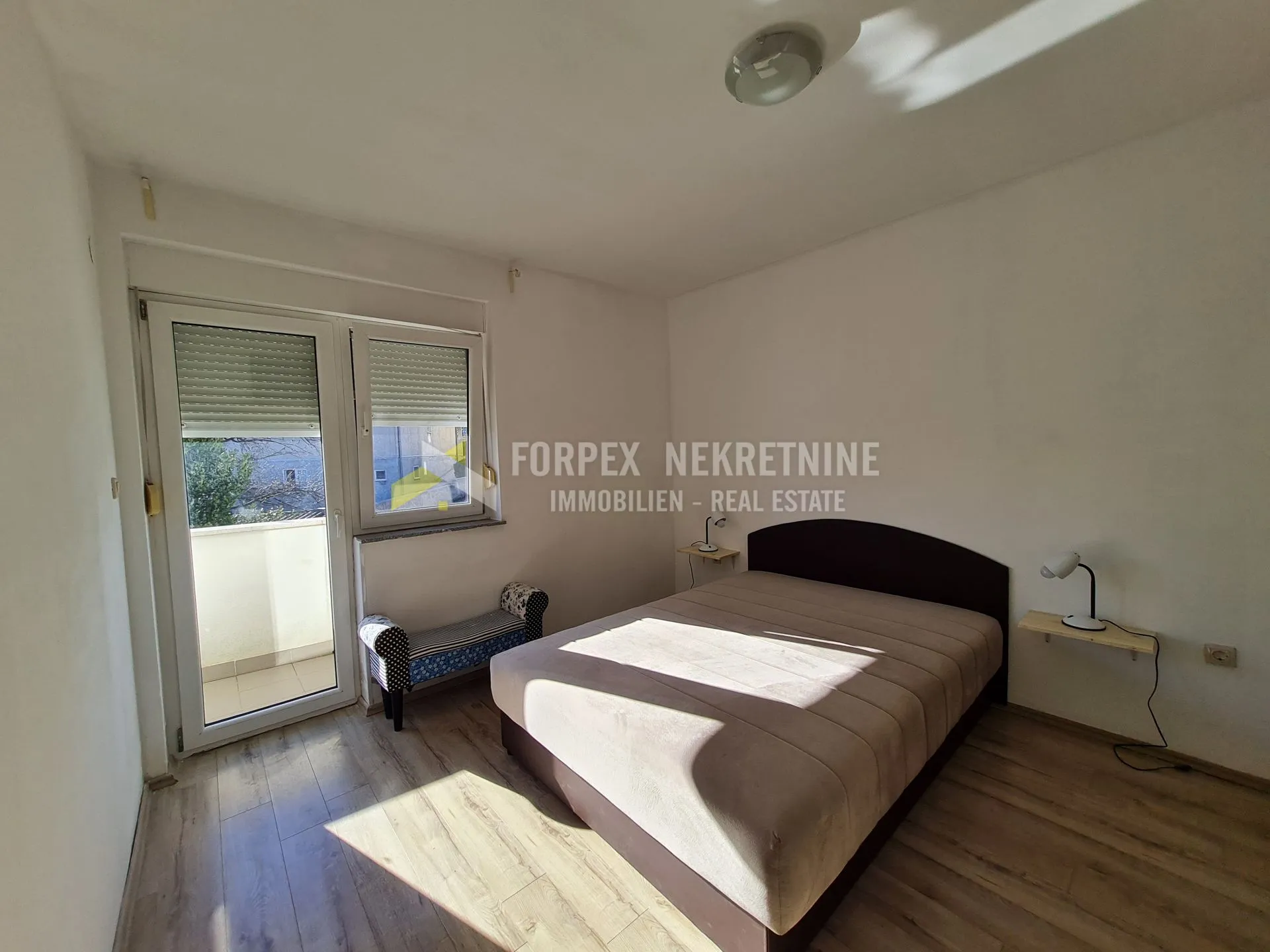 novi vinodolski- stan 122 m2 sa prostranom terasom - slika 5
