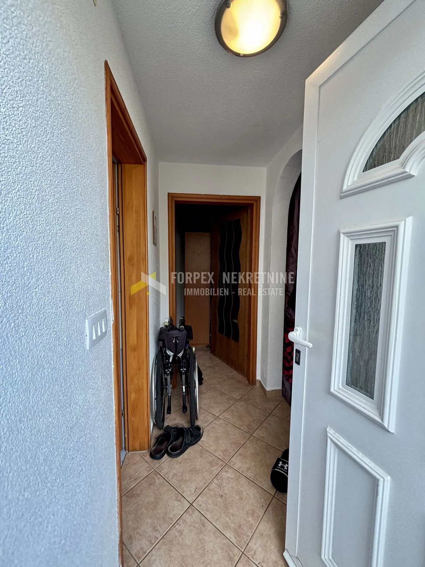 novi vinodolski-kuća u centru grada, parking, pogled na more - slika 29