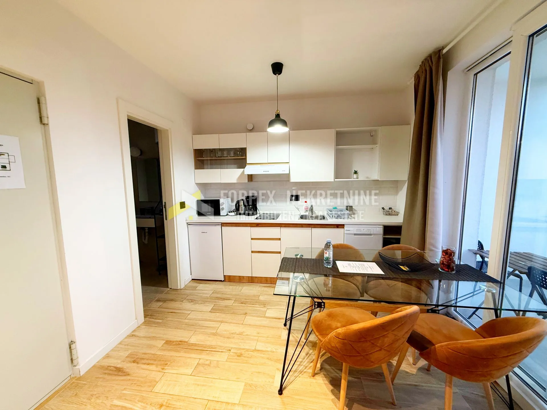 crikvenica-kuća sa 4 apartmana i bazenom - slika 5