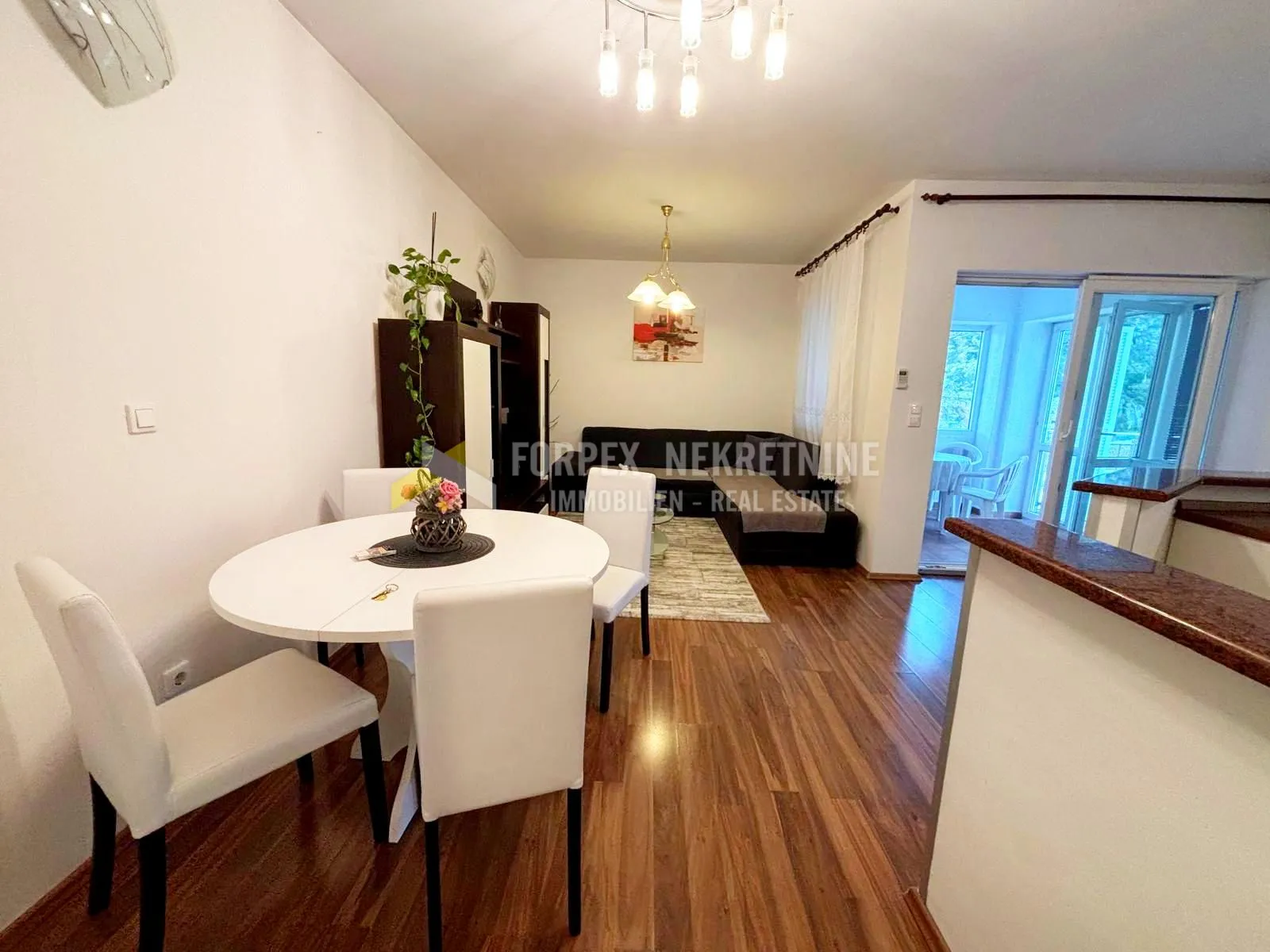 NOVI VINODOLSKI-STAN 64 m2 U BLIZINI MORA I CENTRA GRADA