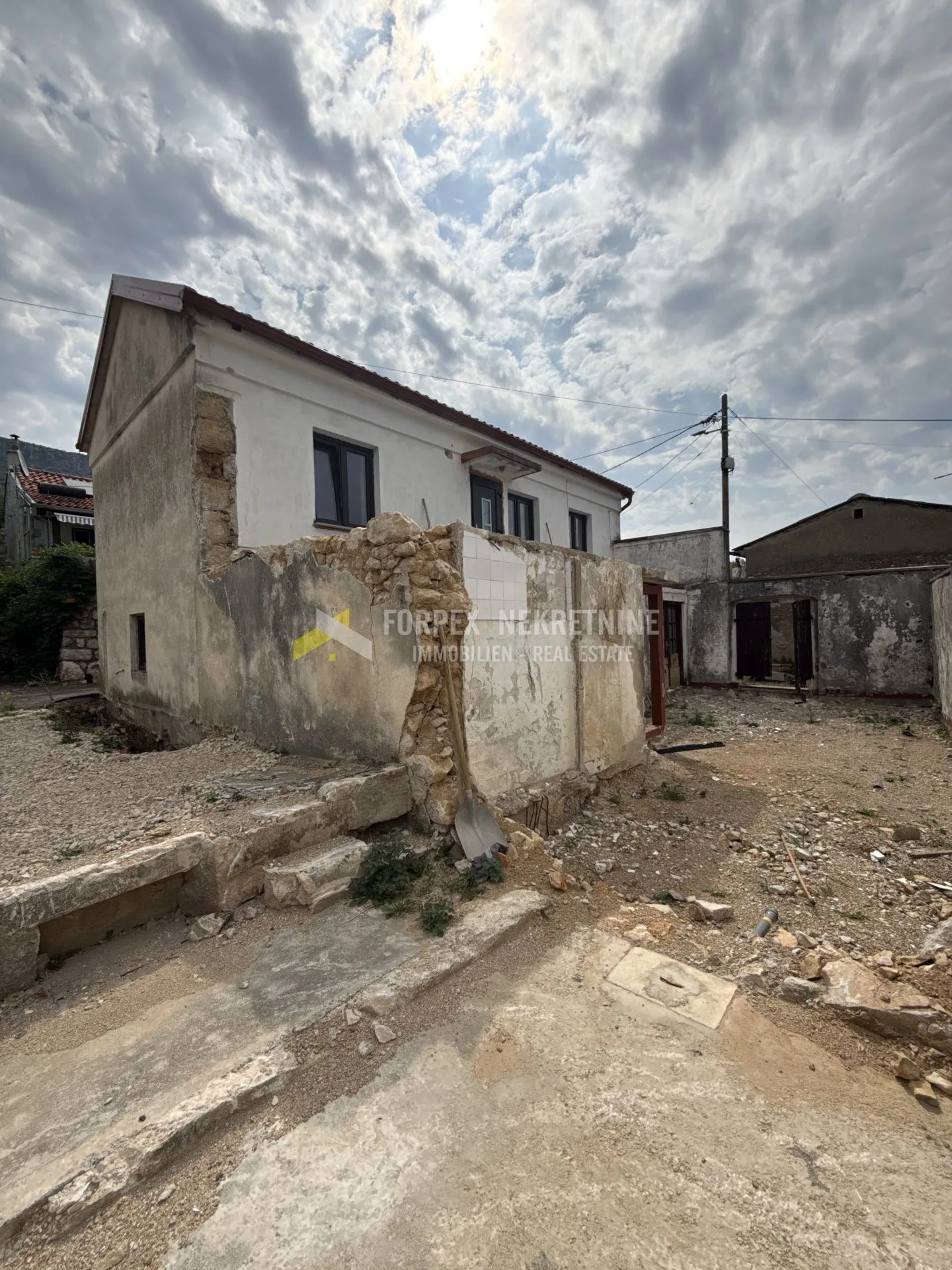 crikvenica -grižane-kuća sa okućnicom za adaptaciju - slika 2