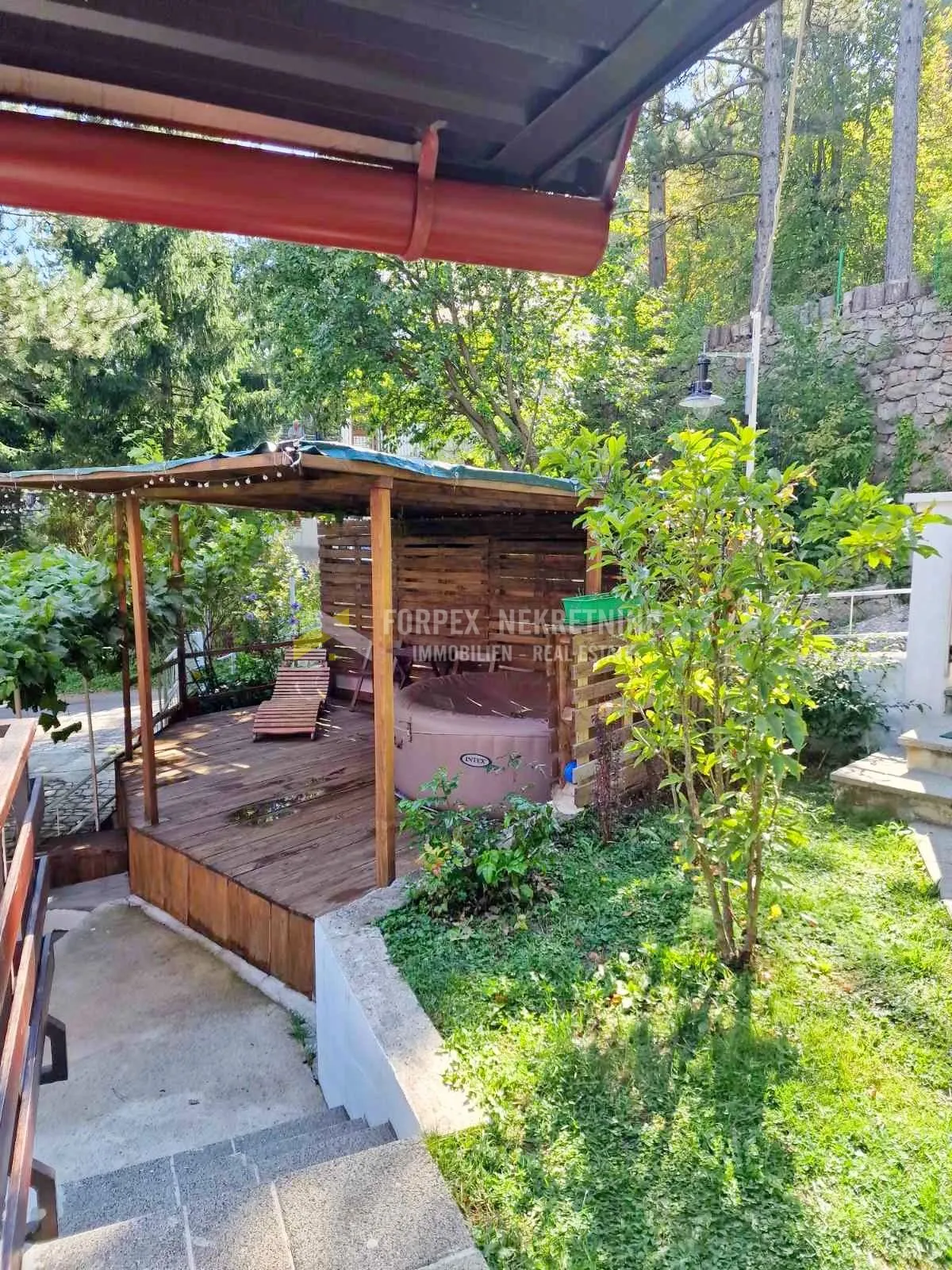 fužine -lič-kuća sa prostranom okućnicom - slika 20