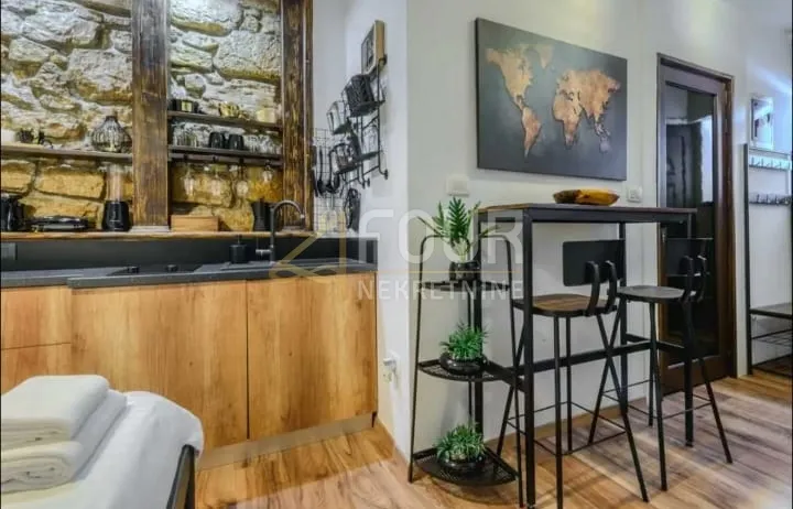 istra, rovinj - stari grad, 50m od mora, adaptirana garsonijera - slika 2