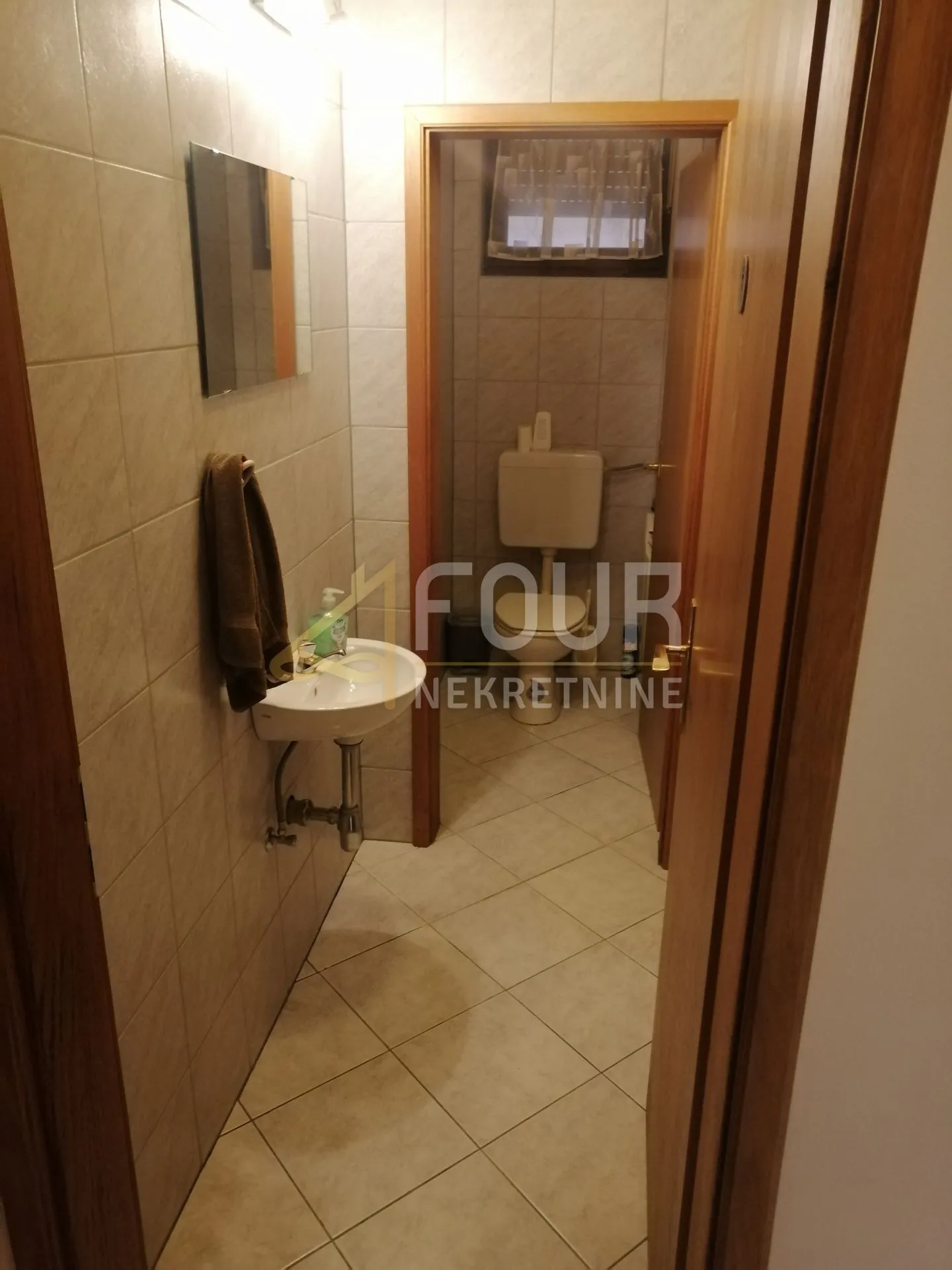 gorski kotar, brod na kupi, kuća 400m2 s velikom okućnicom - slika 27
