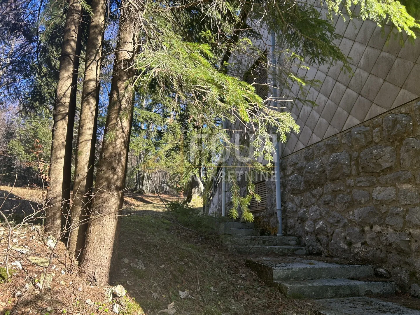 gorski kotar, sunger - okolica, samostojeća kuća 450m2, velika okućnica - slika 2