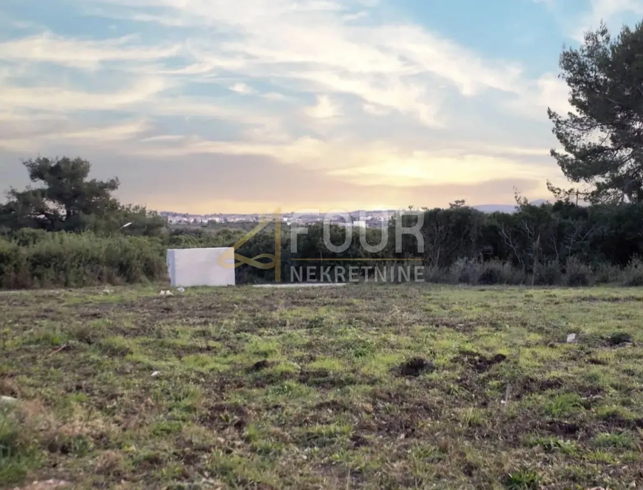 Istra, Pula, građevinsko zemljište, 700m2