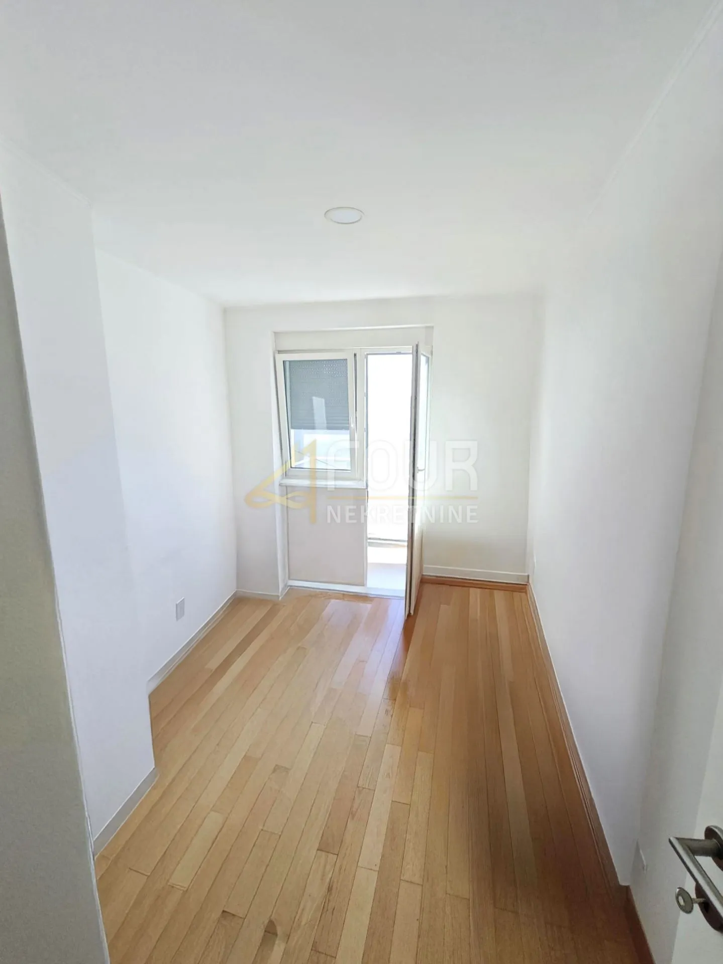 Crikvenica, 52m2, 2skl, 2 balkona, 150m od mora